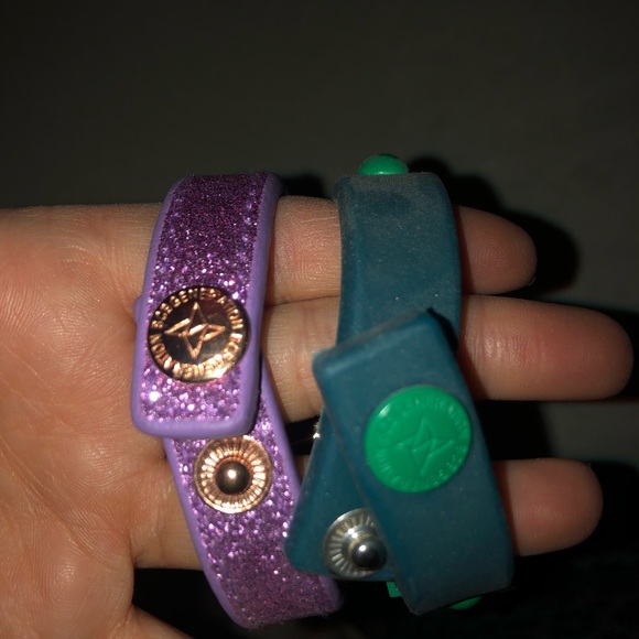 BCBG bracelet - Picture 2 of 2